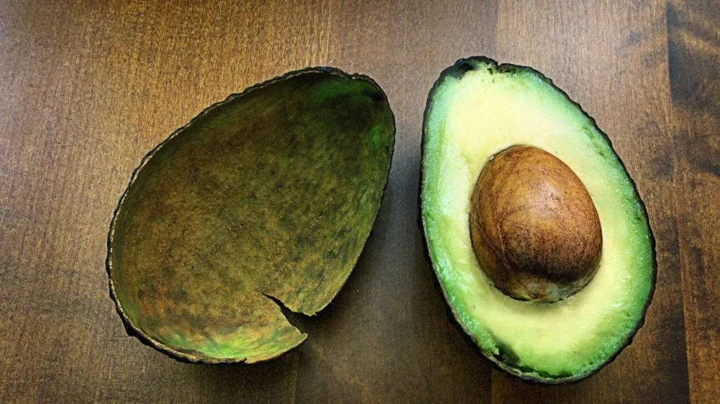 Wer eine Avocado -Schale hat, hat einen Schatz: Gründe und Verwendung