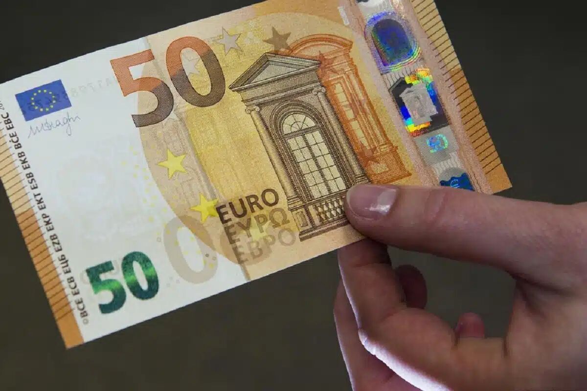 Banknotların geçerlilik süresi doluyor: bu tarihten itibaren, bir Avrupa ülkesi hariç, tüm ülkelerde geçerliliğini yitirecekler.