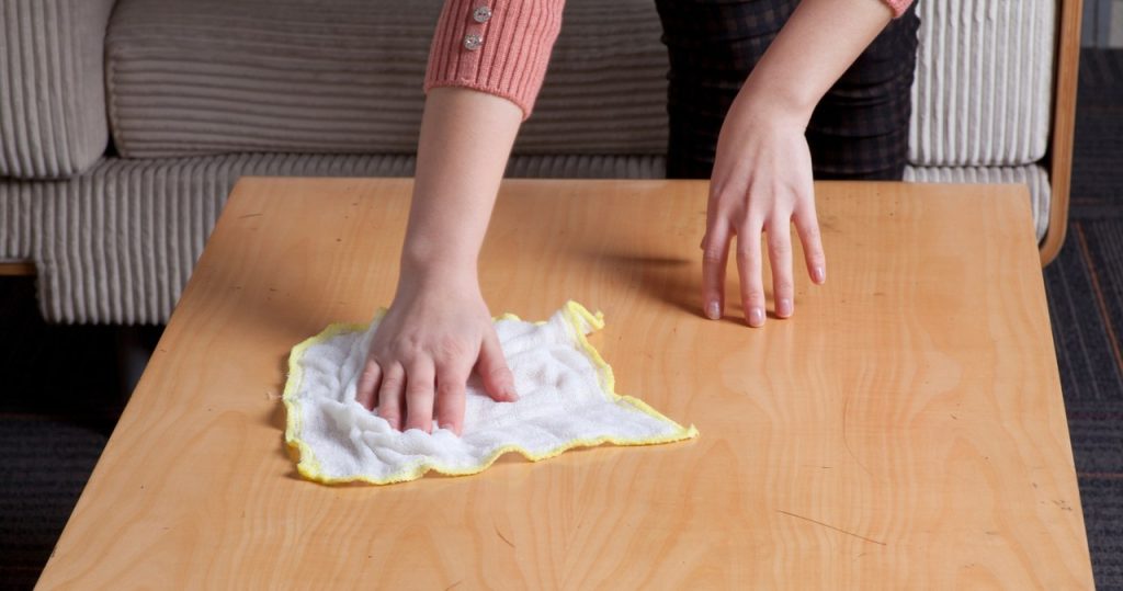 Ahşap mobilyaları sadece bu şekilde seçin. Yıllarca yeni gibi görünecekler