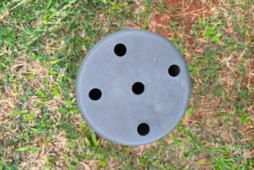 Der Gärtner verwandelt die Überreste von Plastiktöpfen in eine brillante Lösung für den Garten: "Was für eine großartige Idee!" 