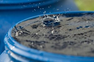 In Frankreich ab dem 1. Juli, ein Gesetz, das die Verwendung von Regenwasser für Gärtneren verbietet. Der Grund ist Gesundheit.