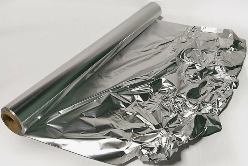 Dies ist zweifellos der beste Weg, um Fliegen loszuwerden: ein Trick mit einer Aluminiumfolie, die sie von Ihrem Haus entmutigt.