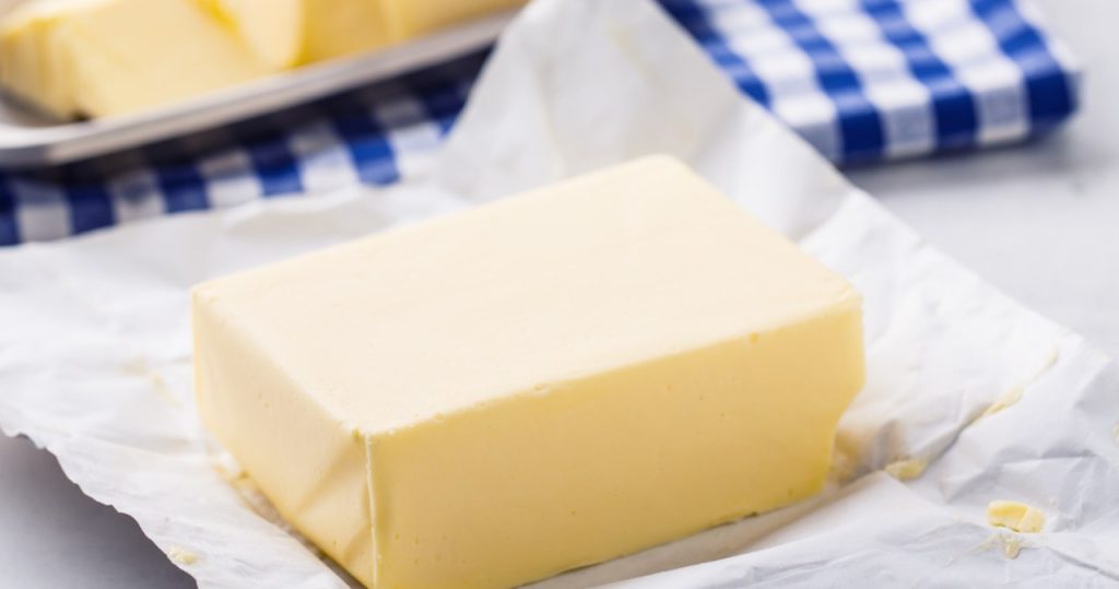 Tereyağı renk değiştirir ve hoş olmayan bir koku mu var? Muhtemelen onları bu şekilde saklıyorsun