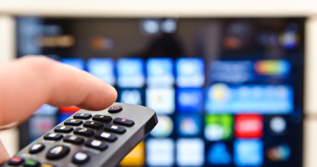 Bir fırtına sırasında TV’yi elektrikten kapatıyor musunuz? Bu yeterli değil, başka bir şey yapmaya değer