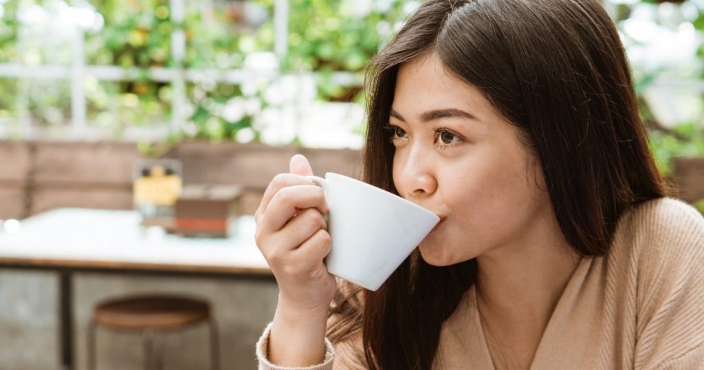 Koreliler latte yerine içiyor. Bütün dünya güzelliği ve genç cildi kıskanıyor
